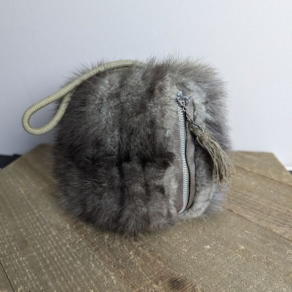 Vintage real fur hand warmer with zip pouch Grey muff - Picture 2 of 7